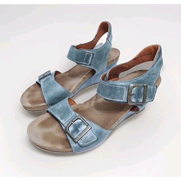 Taos Womens 8-8.5 Buckle Up Wedge Sandals Turquoise Blue Ankle Strap Heels - Picture 1 of 10